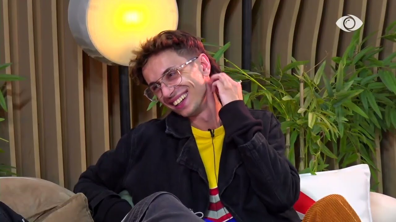 “Ashtu sikurse hyre me bashkëshorten tënde, dil”/ Jozi-Tirit: E ke kokën vetëm për të harxhuar shampo