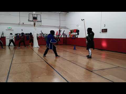 Duel Short Swords VS Dane Axe