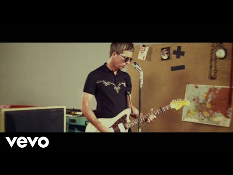 Noel Gallagher’s High Flying Birds - It’s A Beautiful World’ (Official Video)