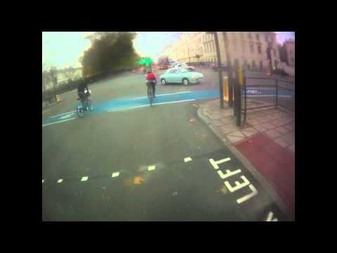 Another insane RLJ on Vauxhall Bridge