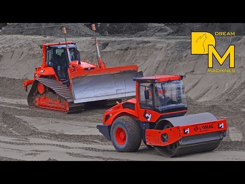 CATERPILLAR D6N Dozer Raupe Duell der Maschinen BOMAG BW213 WALZE Baustelle Congress Centrum Hamburg