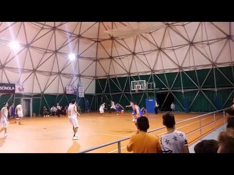 Ultima azione Virtus Piscinola 73 -70 D. Salerno