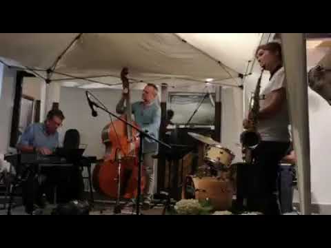 Out of Nowhere – Gianni Cazzola trio featuring Sophia Tomelleri