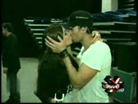 SuperXclusivo 2/1/11 - Giselle Blondet le planta beso a Enrique Iglesias