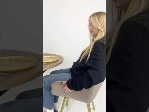 Миниатюра изображения товара Обеденный стол Listvig Vega раздвижной D100-135x75 ( дуб веллингтон/черный)