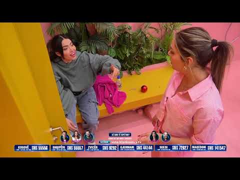 Driloni këndon në banjo, Lela dhe Anisa i shkojnë tek dera dhe e dëgjojnë - Ja çka ndodh!