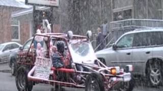 preview picture of video '12-04-10 Bluefield Virginia Christmas Parade Part 1 of 2.wmv'