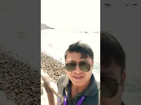 ¡? Y que hace Juan Carlos en la playa la Herradura?!