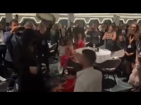 FORTUNATO & VALENTINA - TARANTELLA BALLATA, SUONATA E CANTATA SULLA NAVE! UN MOMENTO MAGICO!⭐️