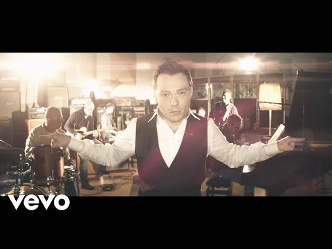 Video per il significato della canzone Hai delle isole negli occhi di Tiziano Ferro