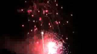 preview picture of video 'Berkeley Heights Fireworks 2008 Finale'