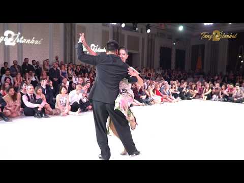  Roxana Suarez  and  Sebastian Achaval  are  dancing  to  the  tango  "  Sigueme si puedes  "  by  Juan D'Arienzo  at  TanGO TO Istanbul  in  2019