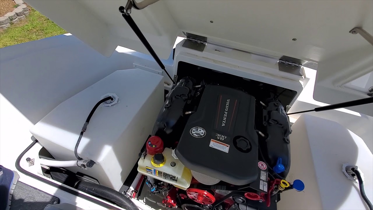 Видеотур по Cobalt CS23 Surf