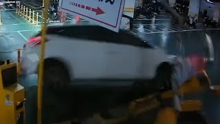 地下室也能撞成這樣真的不簡單，不愧是iRent