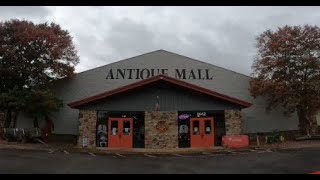 Antique Mall in Pigeon Forge, TN will take you hours to go through - ThisandThatTN #pigeonforge