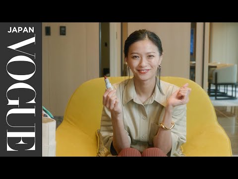 榮倉奈々のバッグの中身は？ 愛用リップやマッサージグッズも公開。 | In The Bag | VOGUE JAPAN (榮倉奈々のバッグの中身は？ 愛用リップやマッサージグッズも公開。 | In The Bag | VOGUE JAPAN)