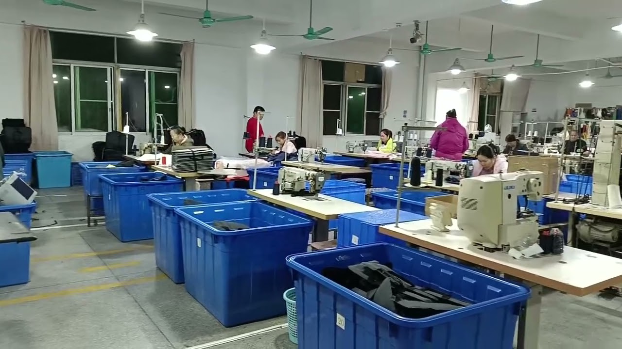 Dongguan Merris plant showing 13-inch leather waist bag production