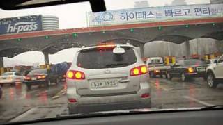 preview picture of video '2008.12.29(월)~ Entering Seoul Toll Booth on Korea's #1 Highway'