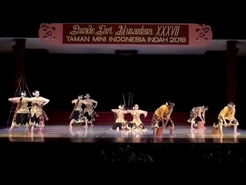   Penampilan Provinsi Banten pada Parade Tari Nusantara ke-37 Tahun 2018 di TMII dengan judul "Ngabalukbuk"