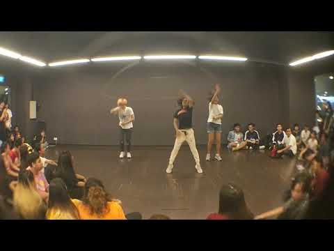 KPOP Dance Off Vol 104: WannaOne - Light