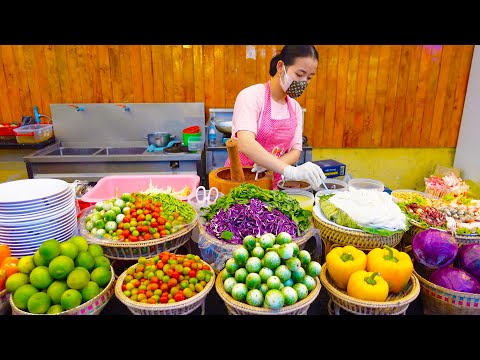 Fresh & Spicy! Best Place That Serves Papaya Salad with Awesome Atmosphere - Cambodian Street Food