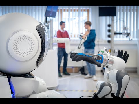 Care Robot GARMI assists on demand/ Der Pflegeroboter GARMI hilft auf Wunsch den ganzen Tag über
