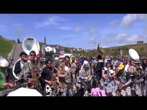 Fanfare des Kadors Medley Stromaé à Ouessant