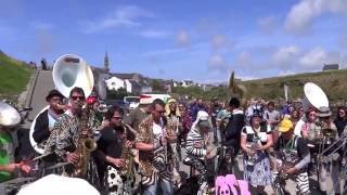 Fanfare des Kadors Medley Stromaé à Ouessant