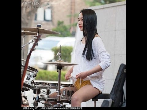 The Sensational  Female Street  Drummers of Asia!