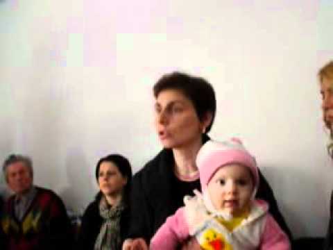 Directoarea scolii din Girov lasa copiii pe drumuri