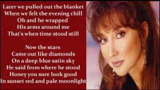 Pam Tillis - Sunset Red And Pale Moonlight ( + lyrics 1995)