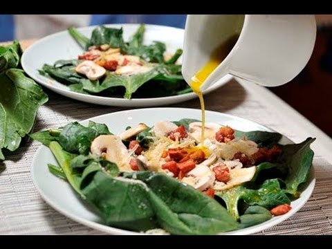 Ensalada de espinacas y parmesano