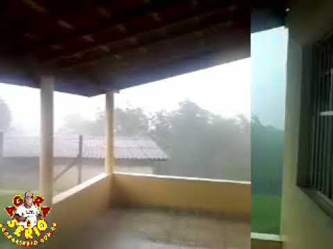 Morador de Juquitiba registra a chuva forte