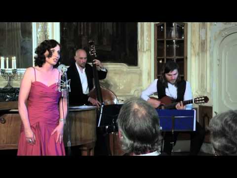 Rosita Serrano: Willa Weber singt "Es leuchten die Sterne"