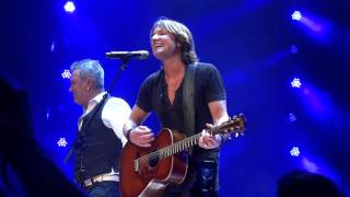 Keith Urban & Jimmy Barnes sing Flame Trees Sydney Wed 30th January 2013