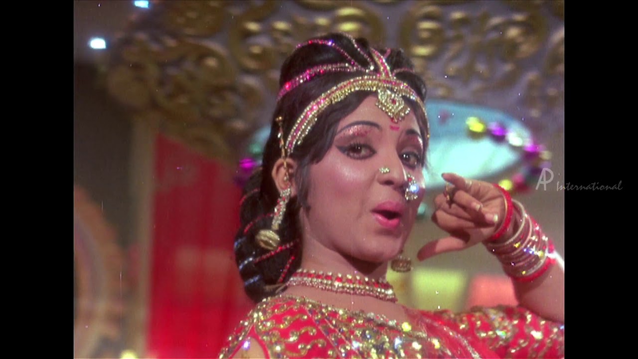 Kollaiyittavan Neethan Song Lyrics | Ninaithadhai Mudippavan