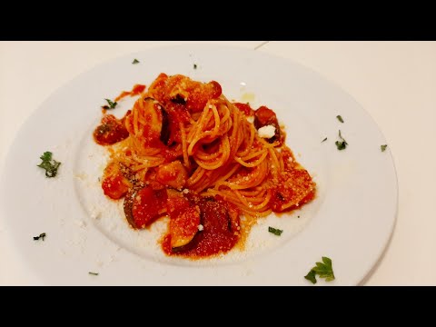 Spaghetti al pomodoro e zucchine ricetta velocissima