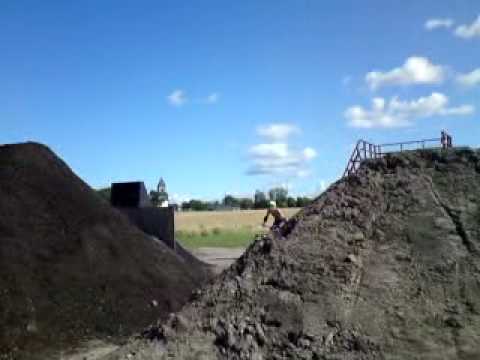 Backlip i sjuntorps dirten