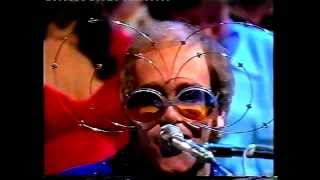 Elton John - Lucy in the Sky with Diamonds (Top of the Pops - December 1974)