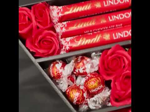 Lindt Lindor Signature Chocolate Bouquet With Red Roses Unboxing