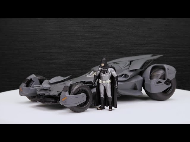 Vídeo relacionado con Jada Coche Batmóvil Metal Liga de la Justicia, Escala 1:32 (253213005)