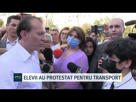 Elevii au protestat pentru transport