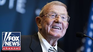 'TOUGH AS NAILS': Urban Meyer, Irv Smith honor Lou Holtz
