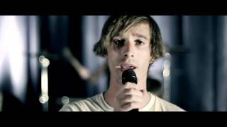 Nine Sons of Dan - She&#39;s So Fine (Official Video)