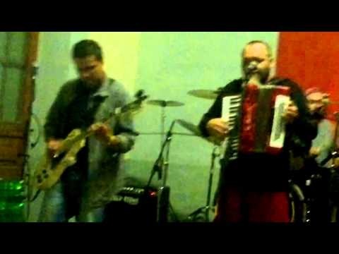 Betonovej septik - Vlakové nádraží Hořice_22:10-Punk_na_nádraží