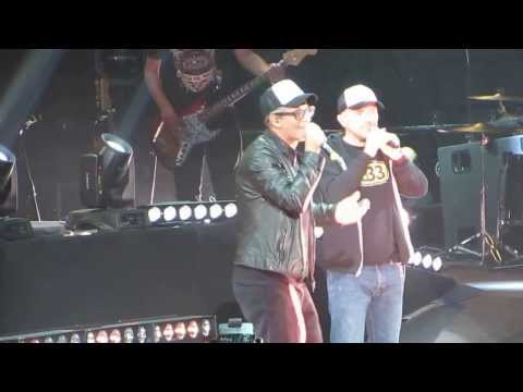 Finalmente tu Max Pezzali feat Fiorello 26 Novembre 2013 Roma