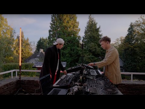 Coverrun presents: Sunset Deep House Mix [Hybrid Set] (Live in Linz)