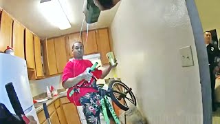 Re: [新聞] 快訊／失控男持刀猛刺 新店警左臉遭割傷