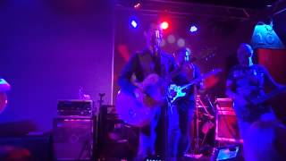 TENNESSEE - Una Noche En Malibú