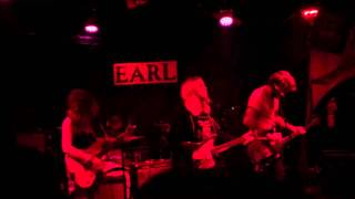 No Joy playing "Moon in My Mouth" @ The Earl on 11/4/15